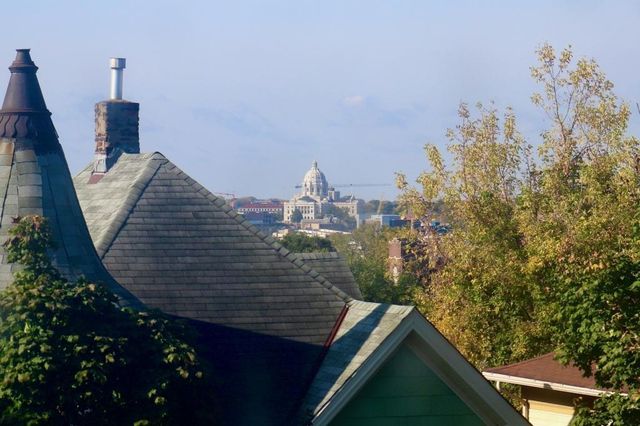 402 Eichenwald Street, Saint Paul, MN 55106