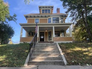 402 Eichenwald Street, Saint Paul, MN 55106