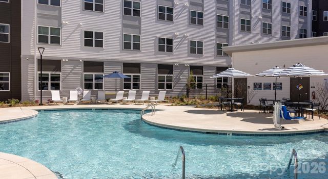 8424 N Tryon Street B1, Charlotte, NC 28262