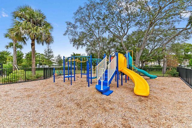 275 Sherwood Forest Drive, Delray Beach, FL 33445