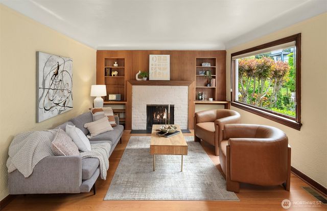6206 36th Avenue NE, Seattle, WA 98115