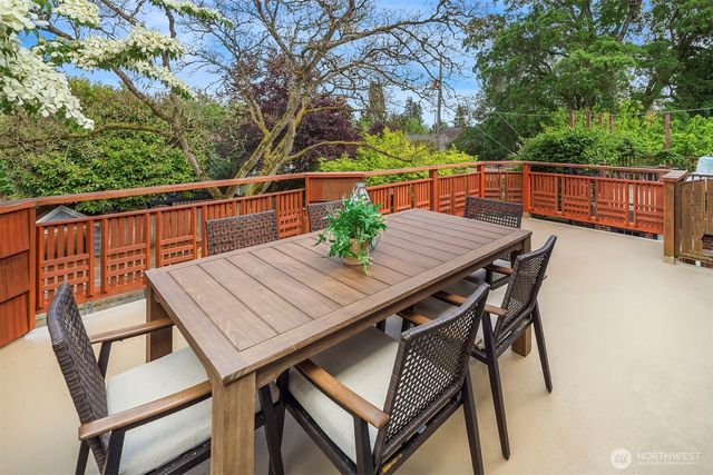 6206 36th Avenue NE, Seattle, WA 98115