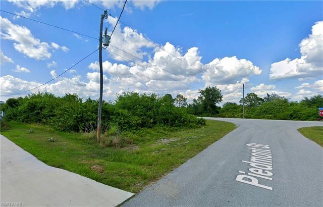 221 Piedmont ST, Lehigh Acres, FL 33974