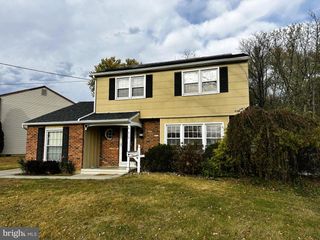 713 LINDA AVE, Blackwood, NJ 08012