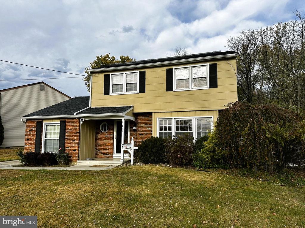 713 LINDA AVE, Blackwood, NJ 08012