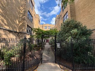 4411 N Sacramento Avenue 1, Chicago, IL 60625
