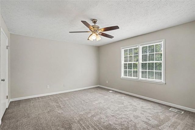 125 Beacon Drive, Fayetteville, GA 30215