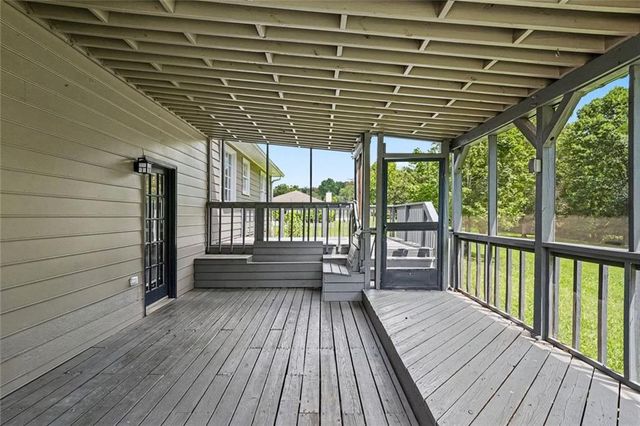 125 Beacon Drive, Fayetteville, GA 30215