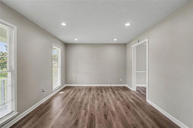 125 Beacon Drive, Fayetteville, GA 30215
