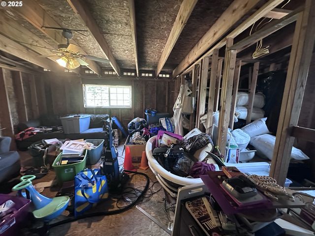 297 S 6TH St, St Helens, OR 97051