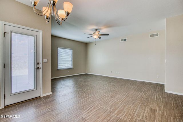 2148 WILLIAM CAPLES Street, El Paso, TX 79938