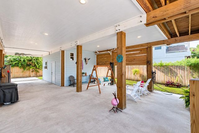 12839 E Conquistador Drive, Galveston, TX 77554