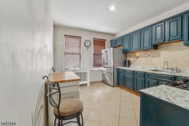 723 Kennedy Blvd, Bayonne City, NJ 07002