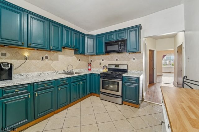723 Kennedy Blvd, Bayonne City, NJ 07002