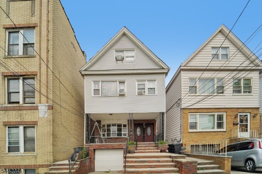 723 Kennedy Blvd, Bayonne City, NJ 07002