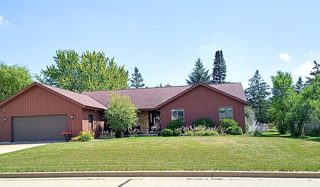 4715 PERIWINKLE COURT, Appleton, WI 54914