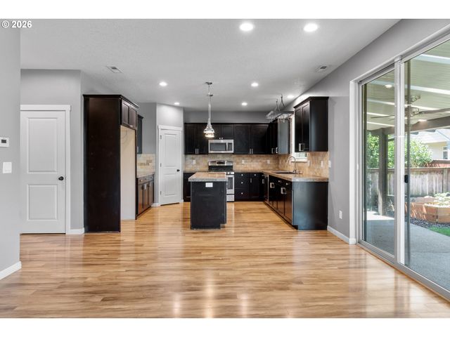 203 N 40TH Ave, Ridgefield, WA 98642