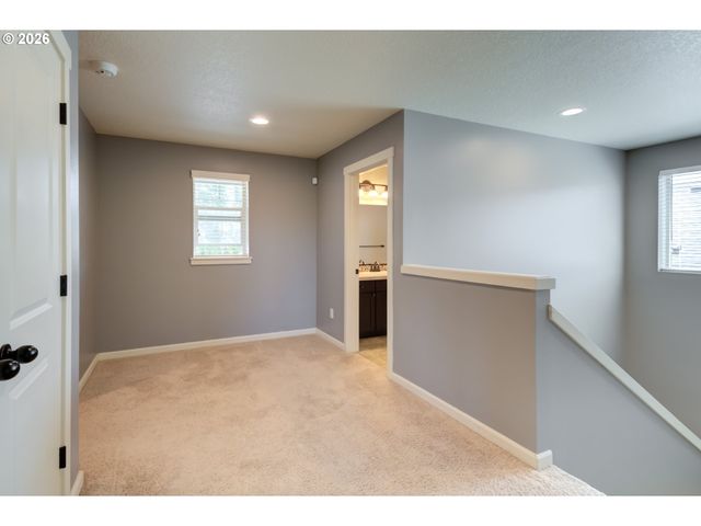 203 N 40TH Ave, Ridgefield, WA 98642