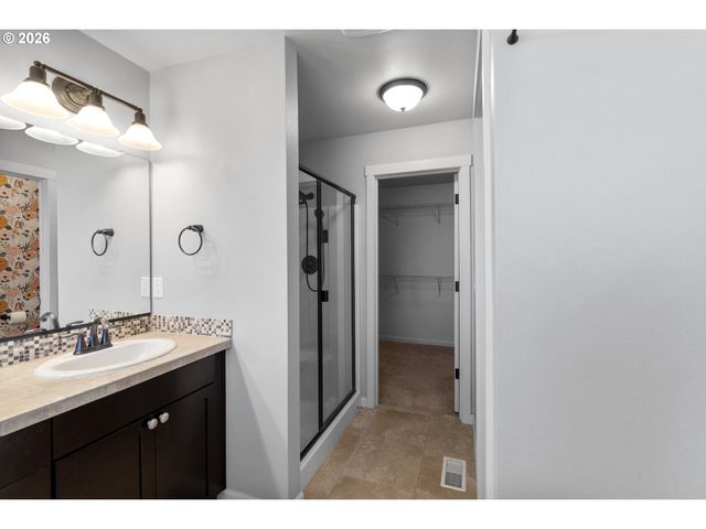 203 N 40TH Ave, Ridgefield, WA 98642