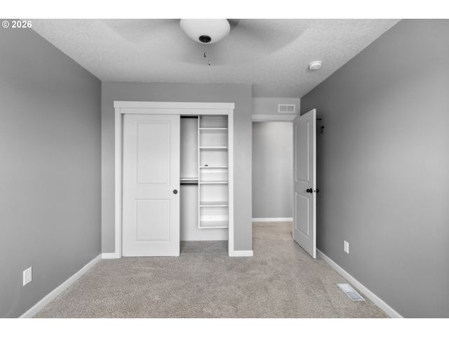 203 N 40TH Ave, Ridgefield, WA 98642