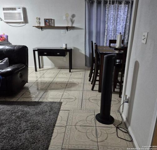 124 Mitchell St, San Antonio, TX 78210