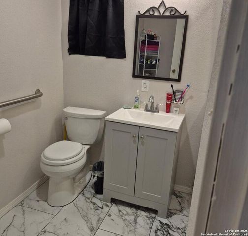 124 Mitchell St, San Antonio, TX 78210
