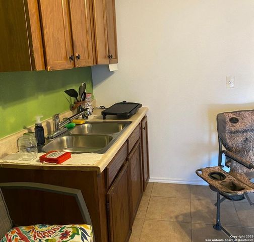 124 Mitchell St, San Antonio, TX 78210