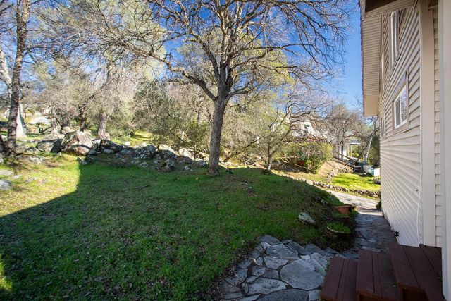 13731 Sun Forest Dr, Penn Valley, CA 95946