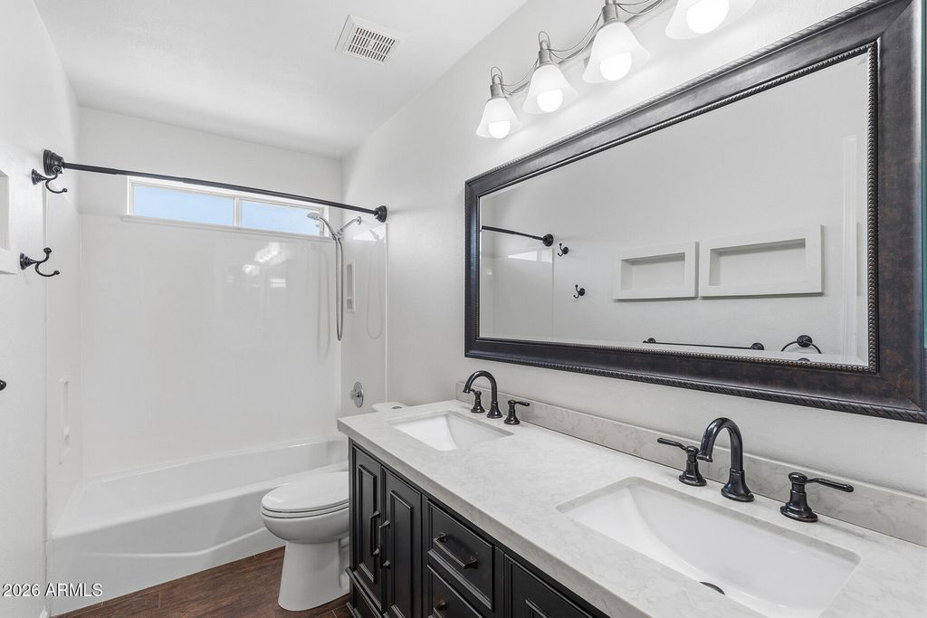 Image 18 of property listing at 14238 N 61ST Street, Scottsdale, AZ 85254