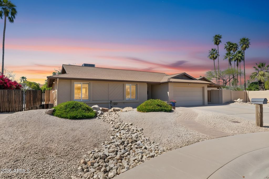 Image 2 of property listing at 14238 N 61ST Street, Scottsdale, AZ 85254