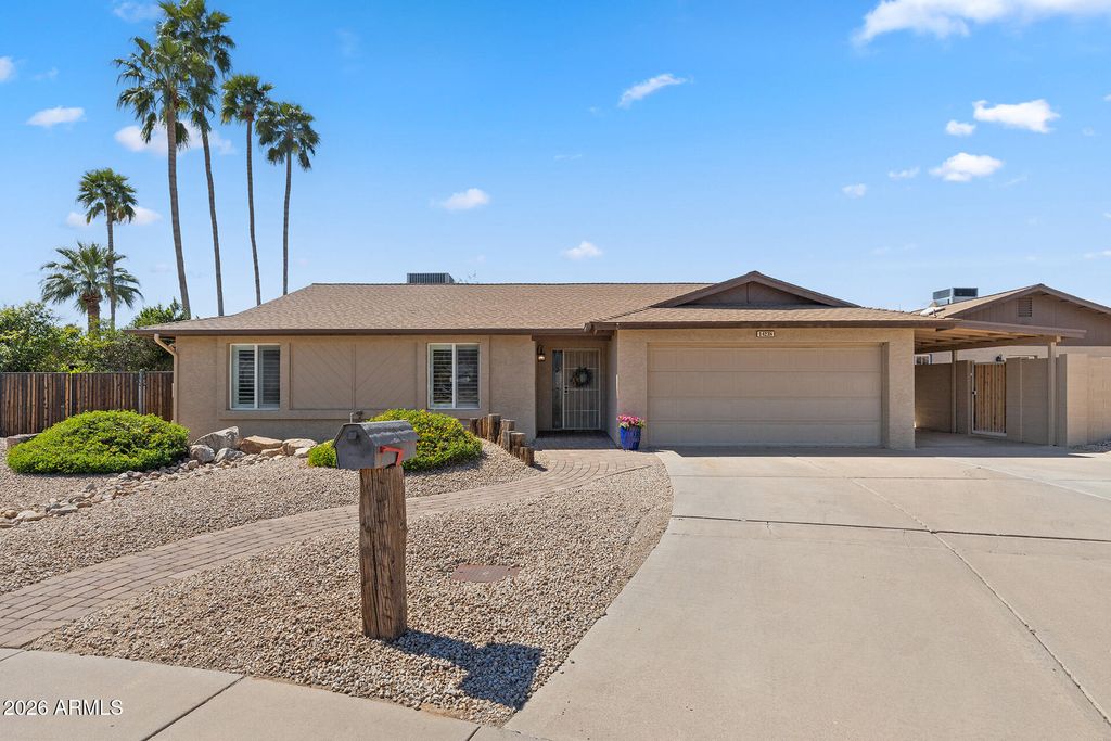 Image 3 of property listing at 14238 N 61ST Street, Scottsdale, AZ 85254