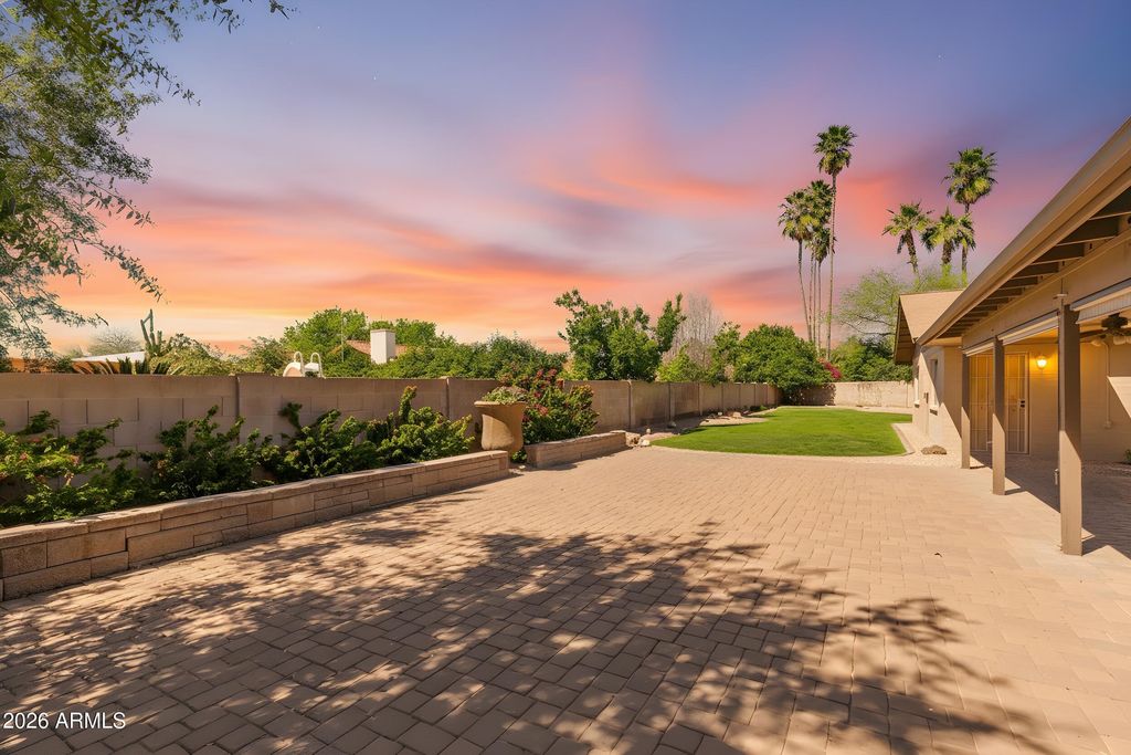 Image 33 of property listing at 14238 N 61ST Street, Scottsdale, AZ 85254
