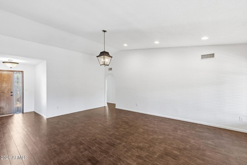 Image 6 of property listing at 14238 N 61ST Street, Scottsdale, AZ 85254