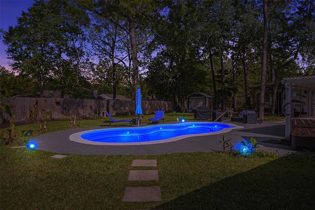 910 Apollo Street, New Caney, TX 77357