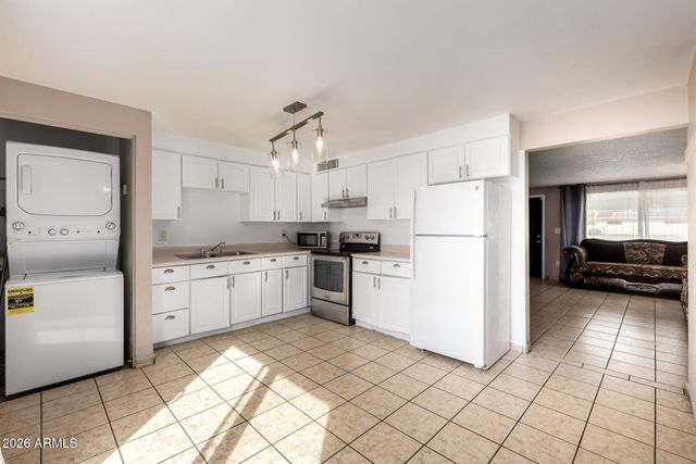 7265 W CAMELBACK Road, Phoenix, AZ 85033