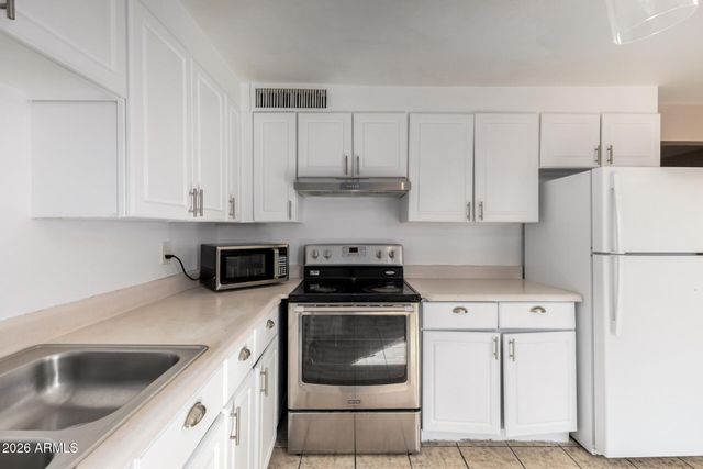 7265 W CAMELBACK Road, Phoenix, AZ 85033