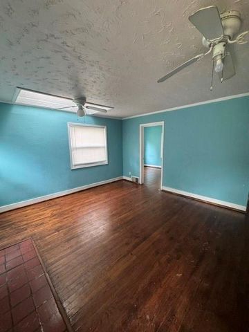 1180 E 77th Street, Kansas City, MO 64131