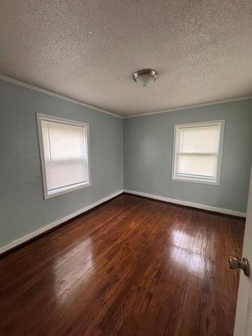 1180 E 77th Street, Kansas City, MO 64131