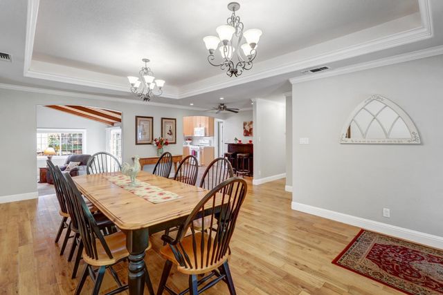 8560 Shawnee Ave, Fair Oaks, CA 95628