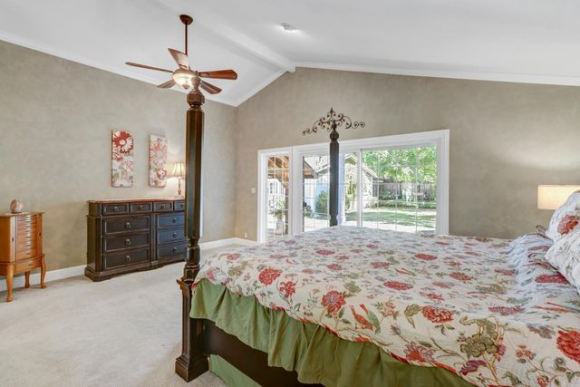 8560 Shawnee Ave, Fair Oaks, CA 95628
