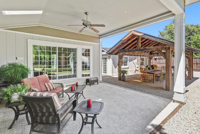 8560 Shawnee Ave, Fair Oaks, CA 95628