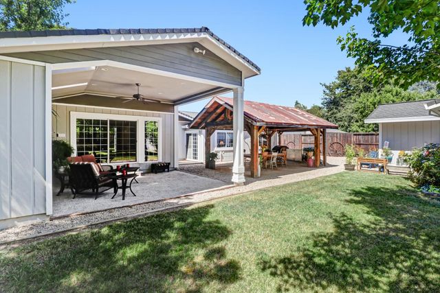 8560 Shawnee Ave, Fair Oaks, CA 95628