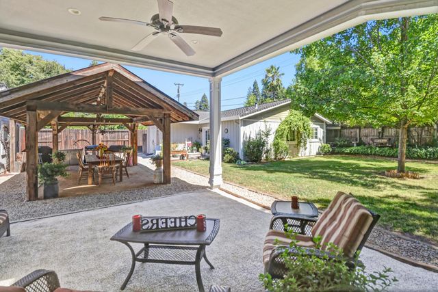 8560 Shawnee Ave, Fair Oaks, CA 95628