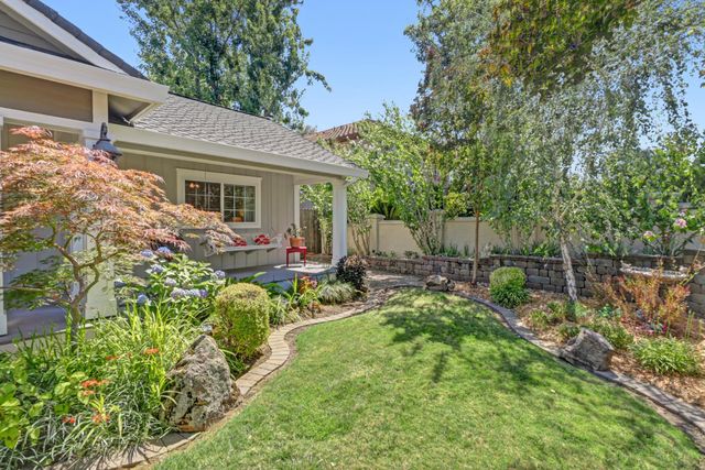 8560 Shawnee Ave, Fair Oaks, CA 95628