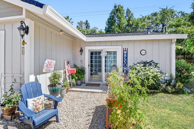 8560 Shawnee Ave, Fair Oaks, CA 95628