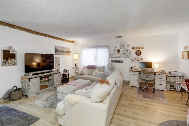 8560 Shawnee Ave, Fair Oaks, CA 95628
