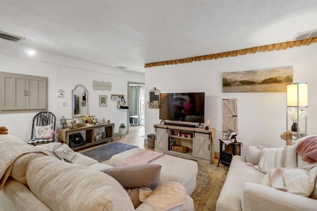 8560 Shawnee Ave, Fair Oaks, CA 95628