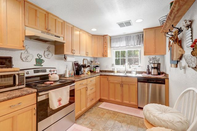 8560 Shawnee Ave, Fair Oaks, CA 95628