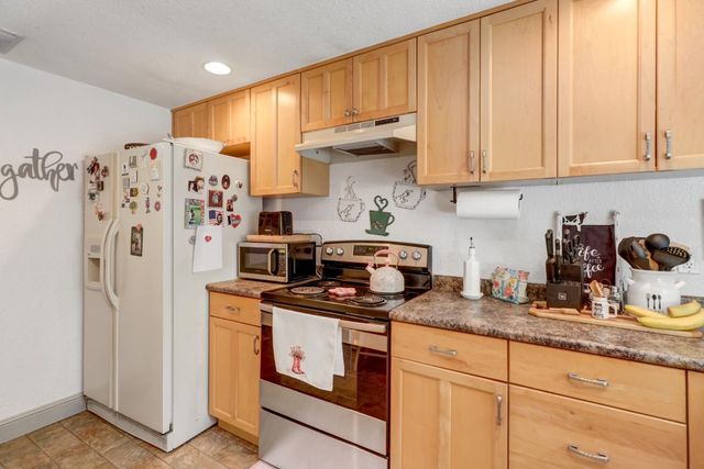 8560 Shawnee Ave, Fair Oaks, CA 95628
