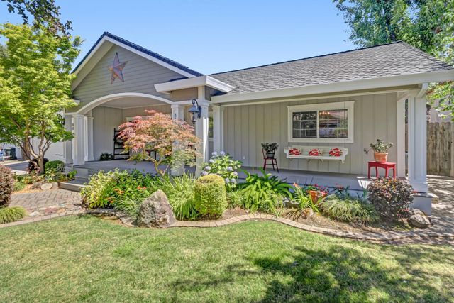 8560 Shawnee Ave, Fair Oaks, CA 95628